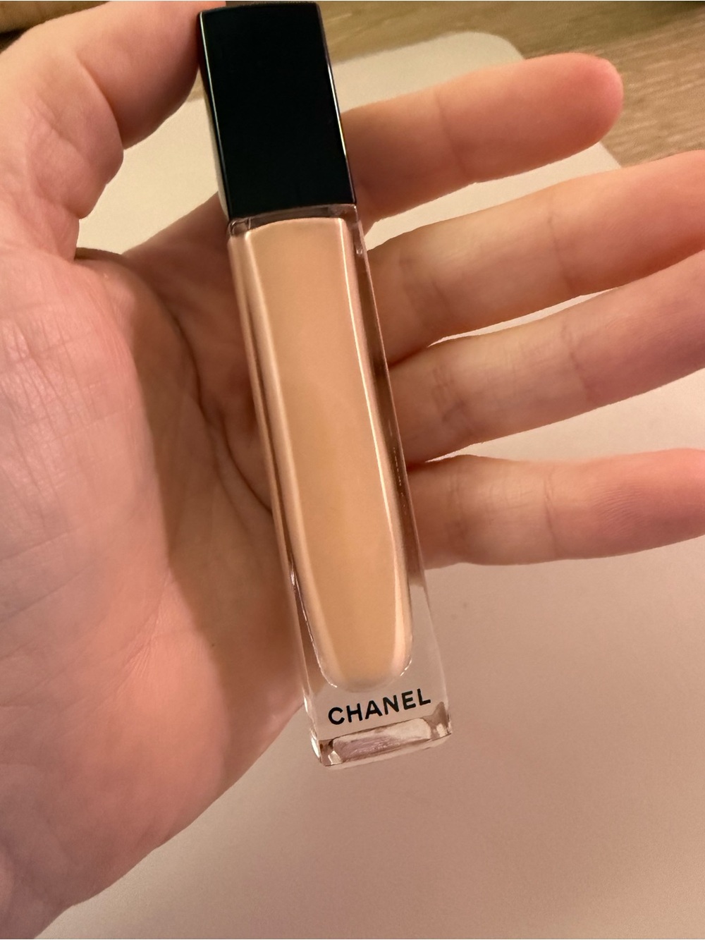 CHANEL LES BEIGES serum concealer B20